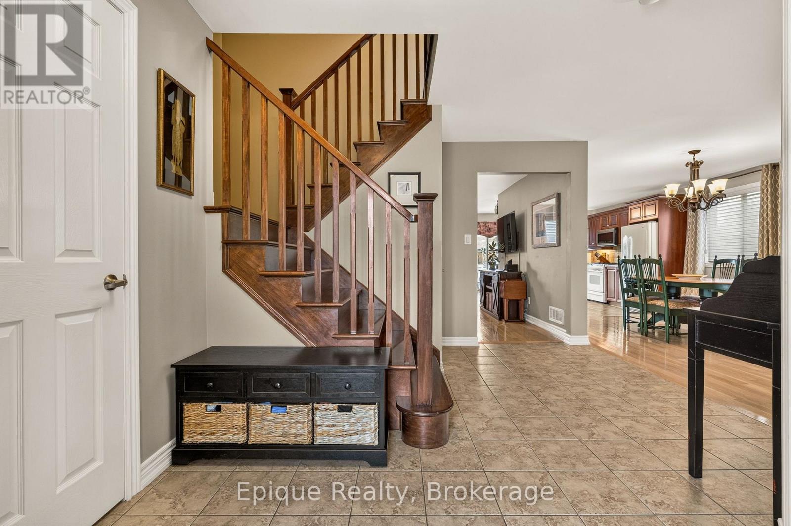 184 Locheed Drive, Hamilton, Ontario  L8T 5A5 - Photo 4 - X14102962
