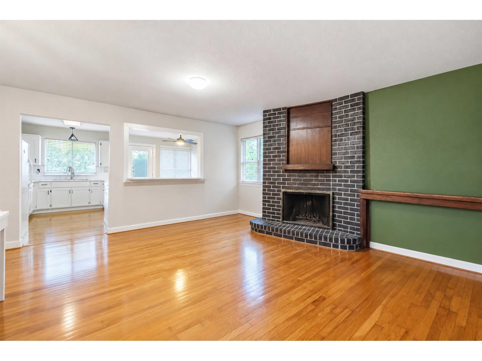 3743 Nanaimo Crescent, Abbotsford, British Columbia V2T 4Z7 - Photo 6 - R3175065