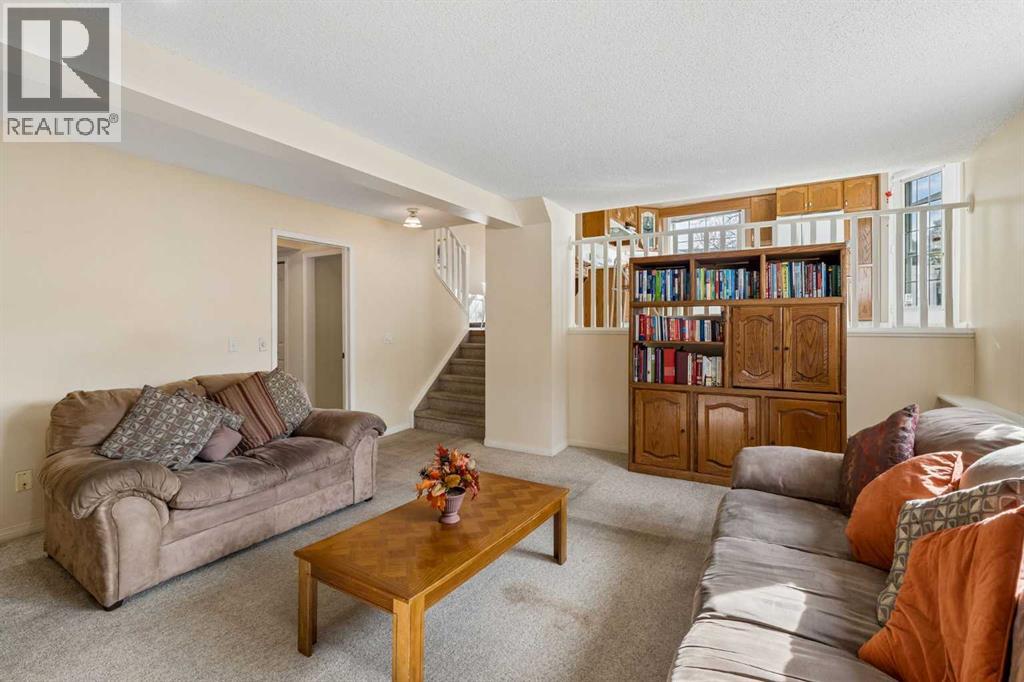 525 Shawinigan Drive SW, Calgary, Alberta  T2Y 3A3 - Photo 14 - A2348926