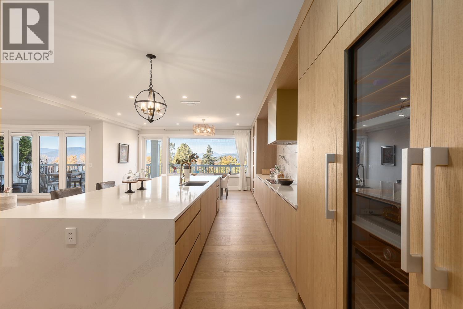 5747 Newton Wynd, Vancouver, British Columbia  V6T 1H6 - Photo 6 - R3176777