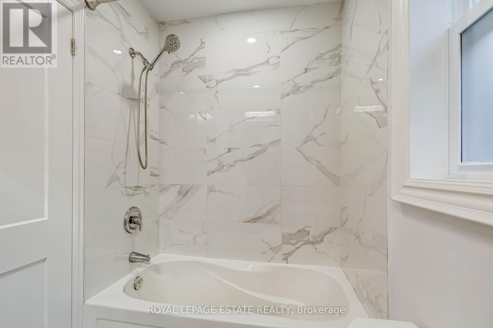 12 Norlong Boulevard, Toronto, Ontario  M4C 3W6 - Photo 20 - E14102102