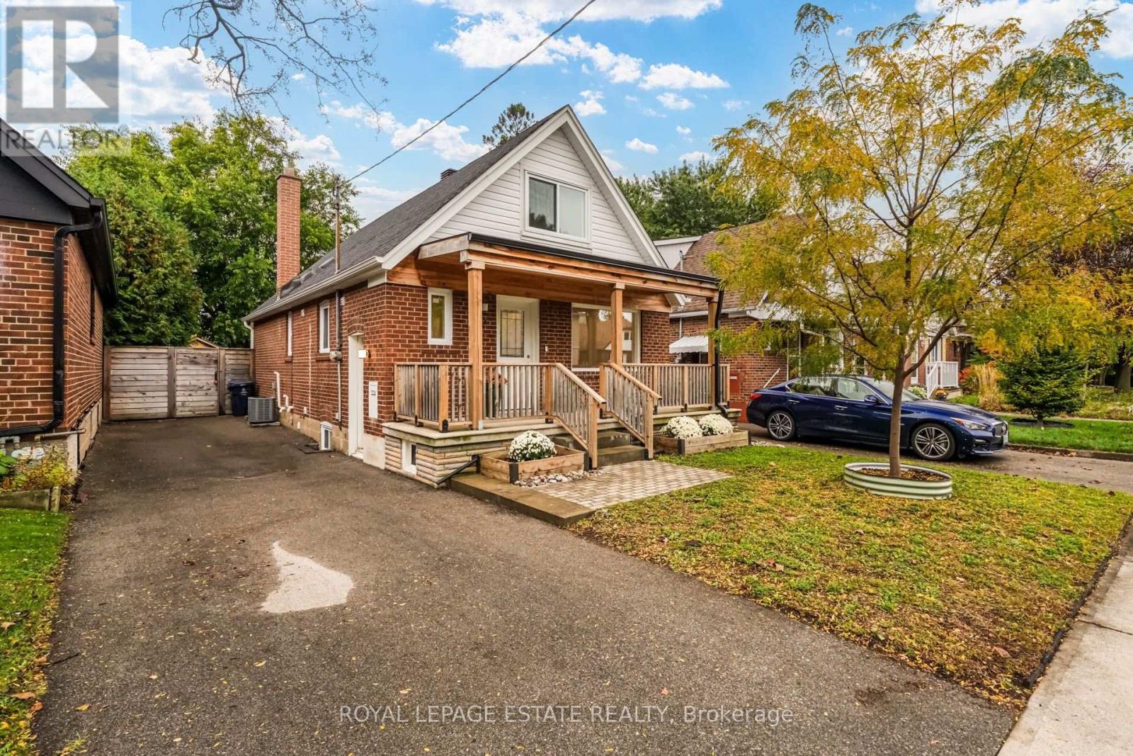 12 Norlong Boulevard, Toronto, Ontario  M4C 3W6 - Photo 2 - E14102102