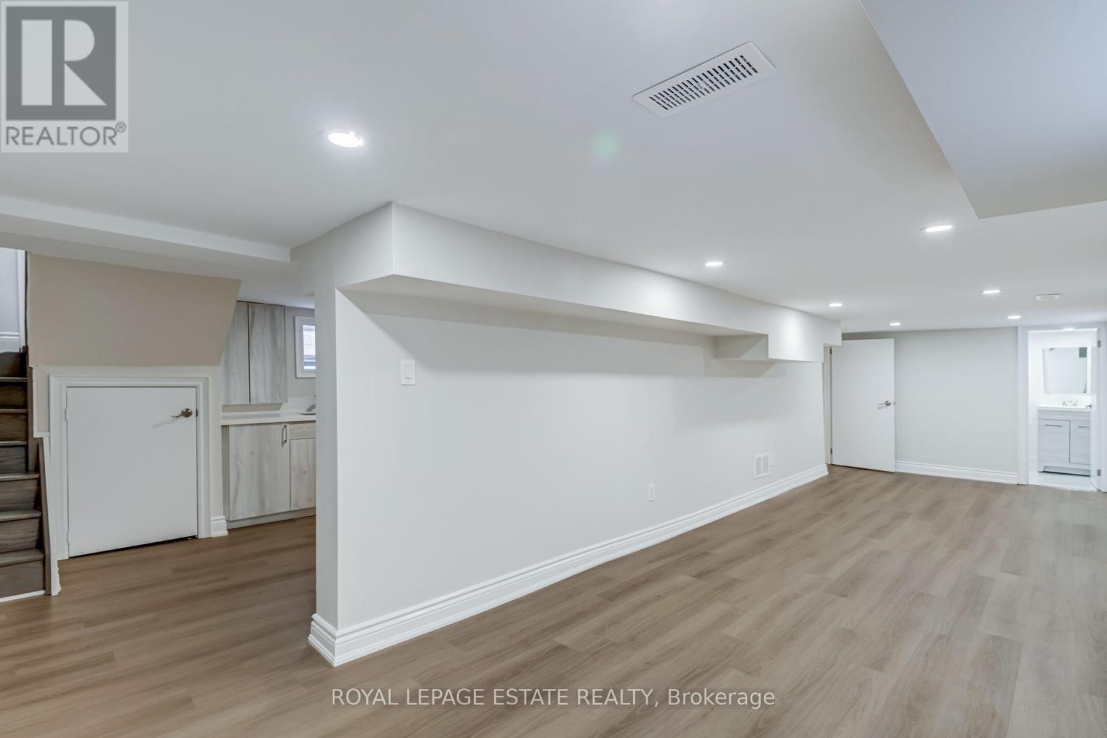 12 Norlong Boulevard, Toronto, Ontario  M4C 3W6 - Photo 31 - E14102102