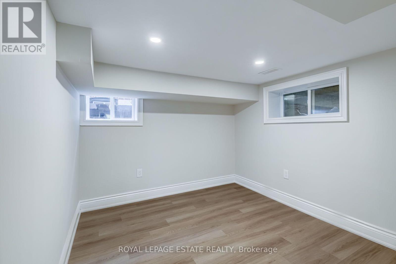 12 Norlong Boulevard, Toronto, Ontario  M4C 3W6 - Photo 34 - E14102102
