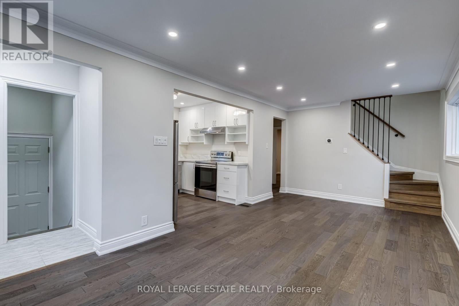 12 Norlong Boulevard, Toronto, Ontario  M4C 3W6 - Photo 9 - E14102102