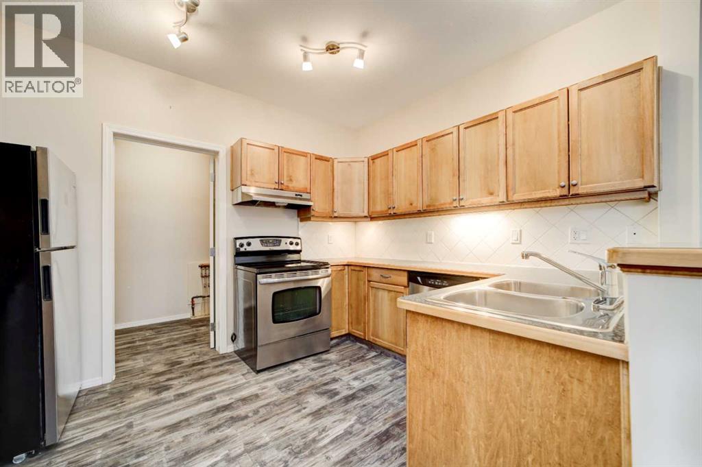 4, 125 Silkstone Road W