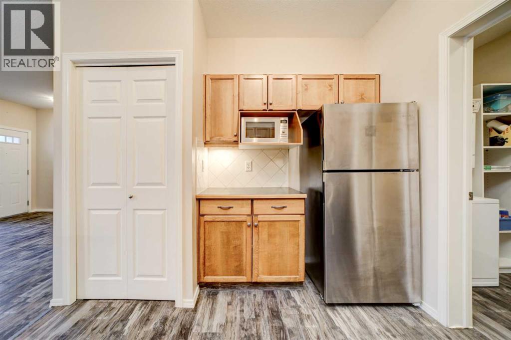 4, 125 Silkstone Road W