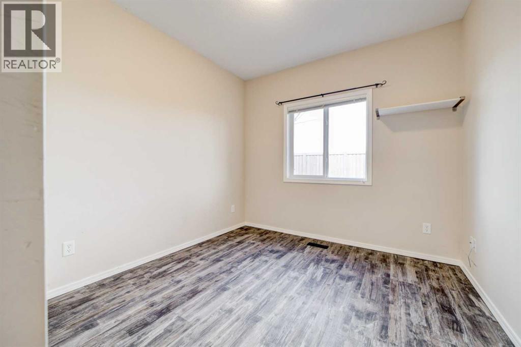 4, 125 Silkstone Road W