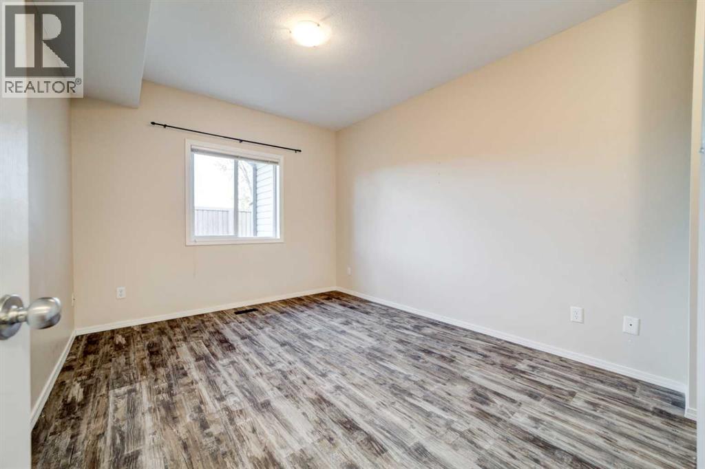 4, 125 Silkstone Road W