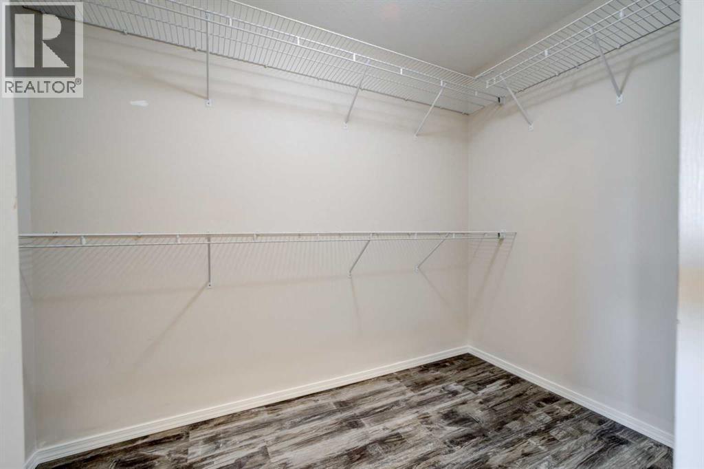 4, 125 Silkstone Road W