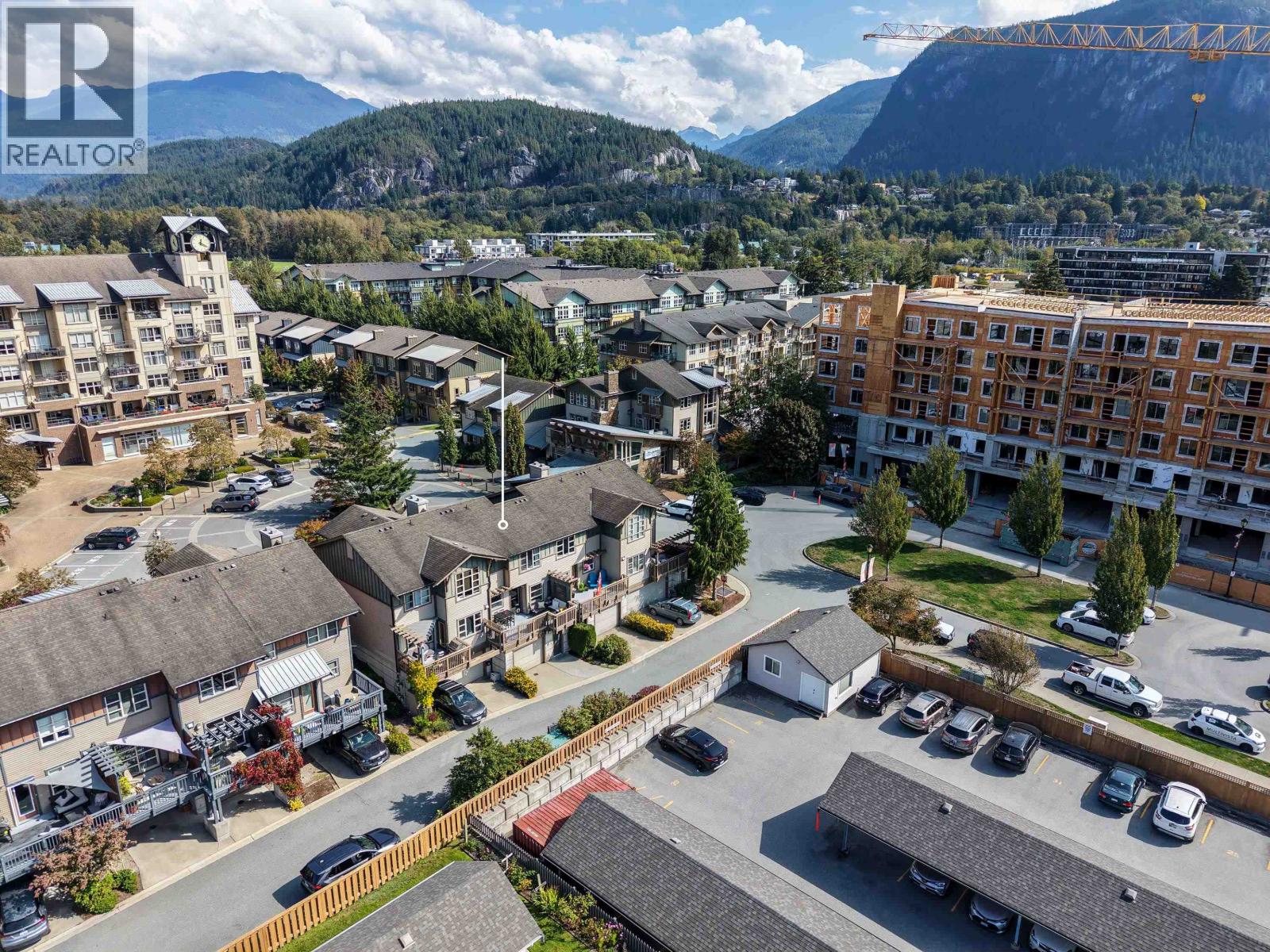 1216 Village Green Way, Squamish, British Columbia  V8B 0N5 - Photo 2 - R3177202