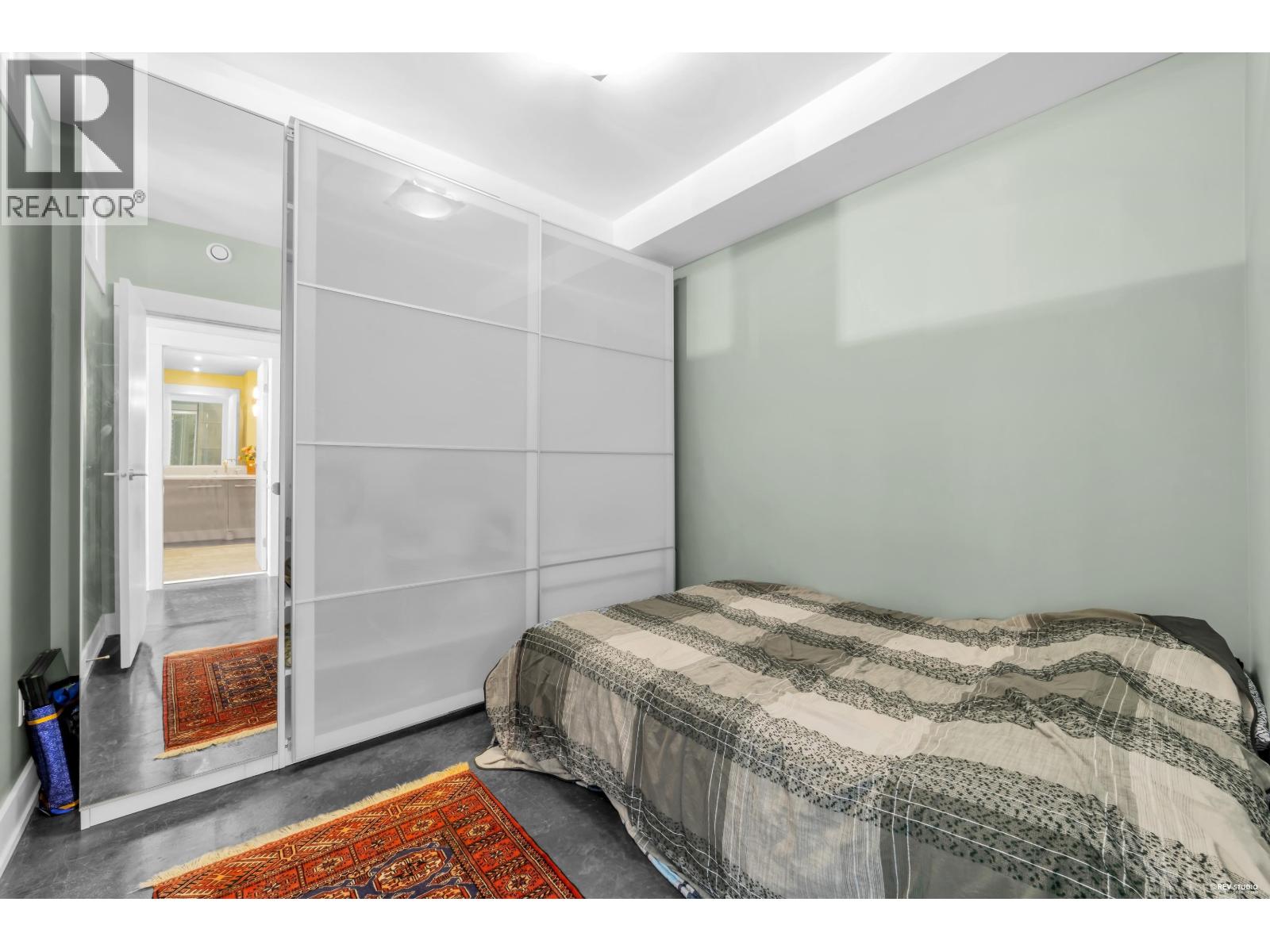 201 650 EVERGREEN PLACE