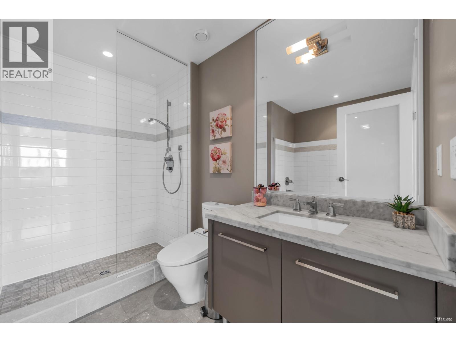 201 650 EVERGREEN PLACE