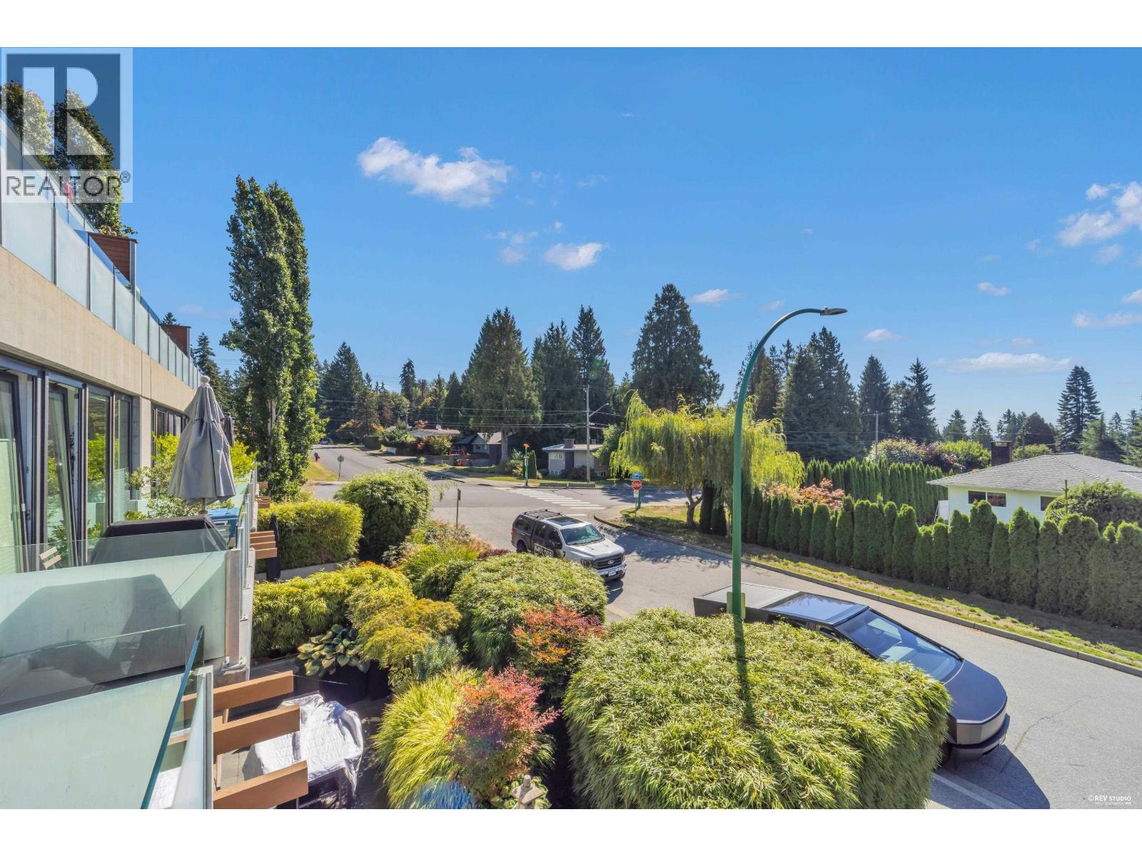 201 650 EVERGREEN PLACE