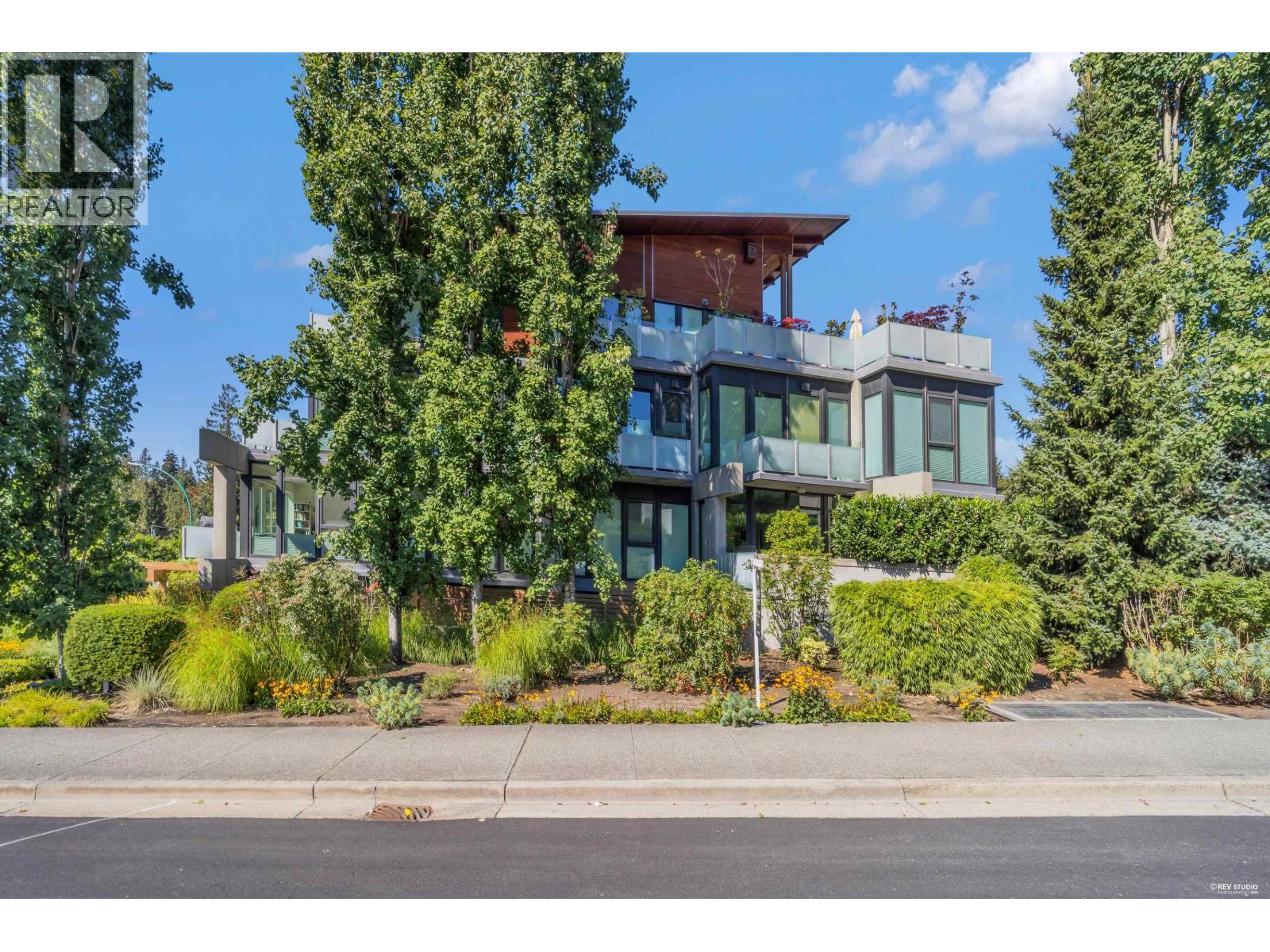 201 650 EVERGREEN PLACE
