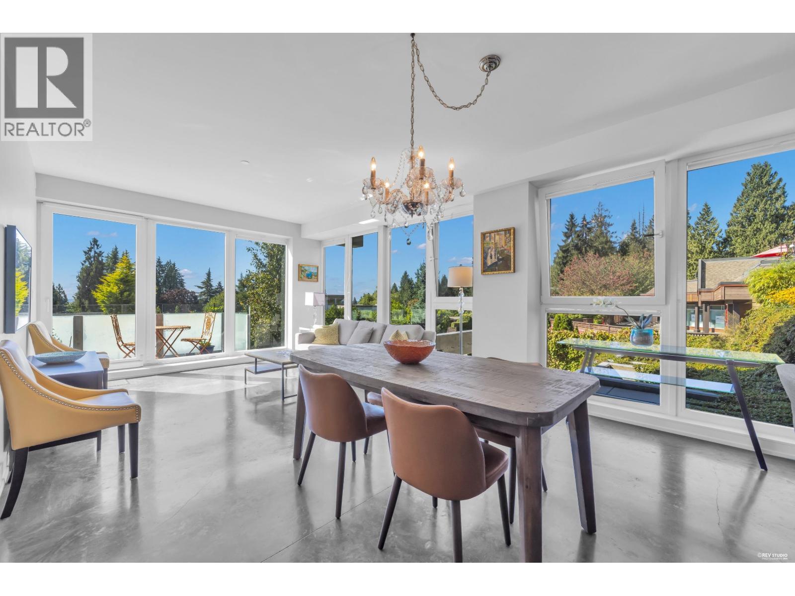 201 650 EVERGREEN PLACE