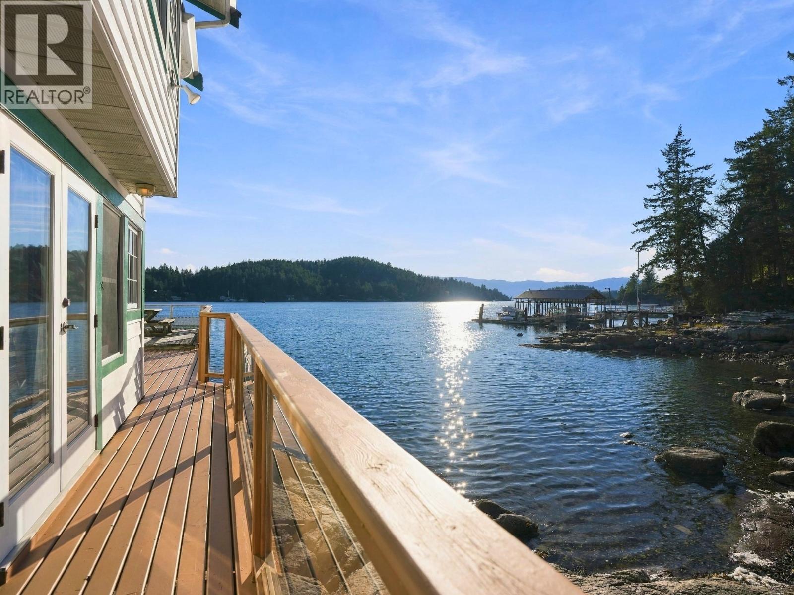 13249 Potts Lane, Garden Bay, British Columbia  V0N 1S1 - Photo 2 - R3177391