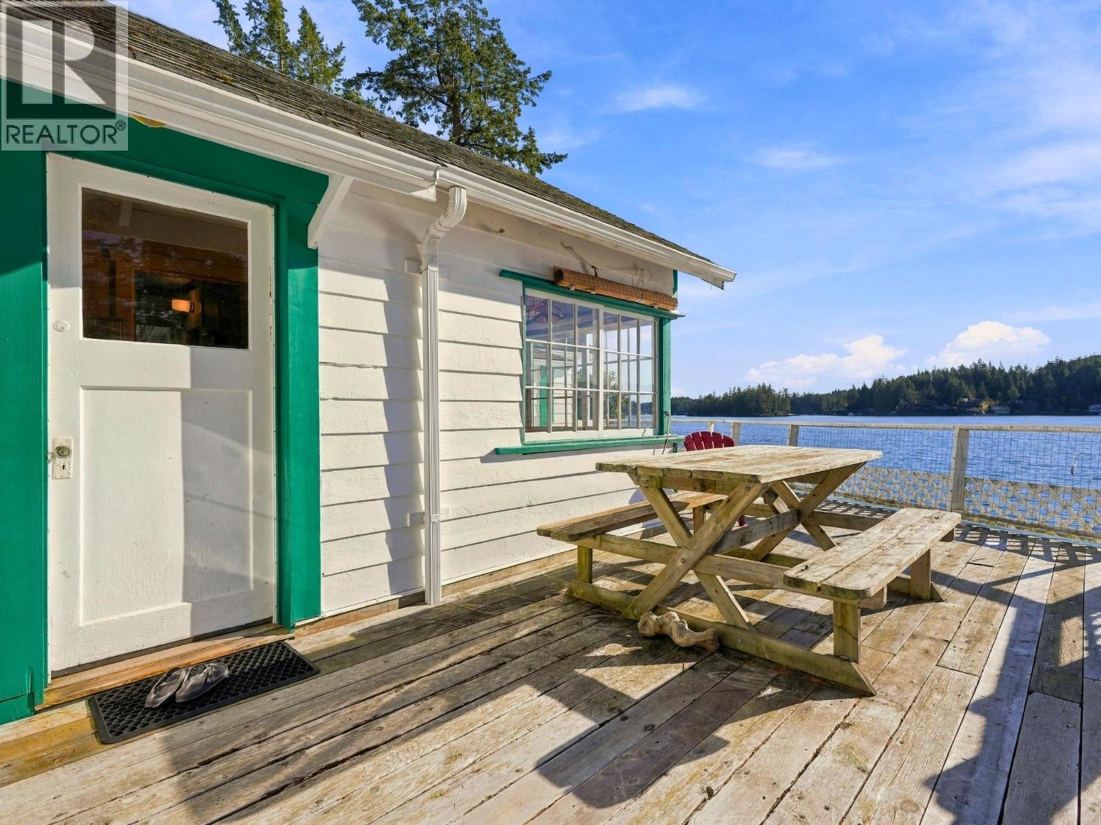 13249 Potts Lane, Garden Bay, British Columbia  V0N 1S1 - Photo 3 - R3177391