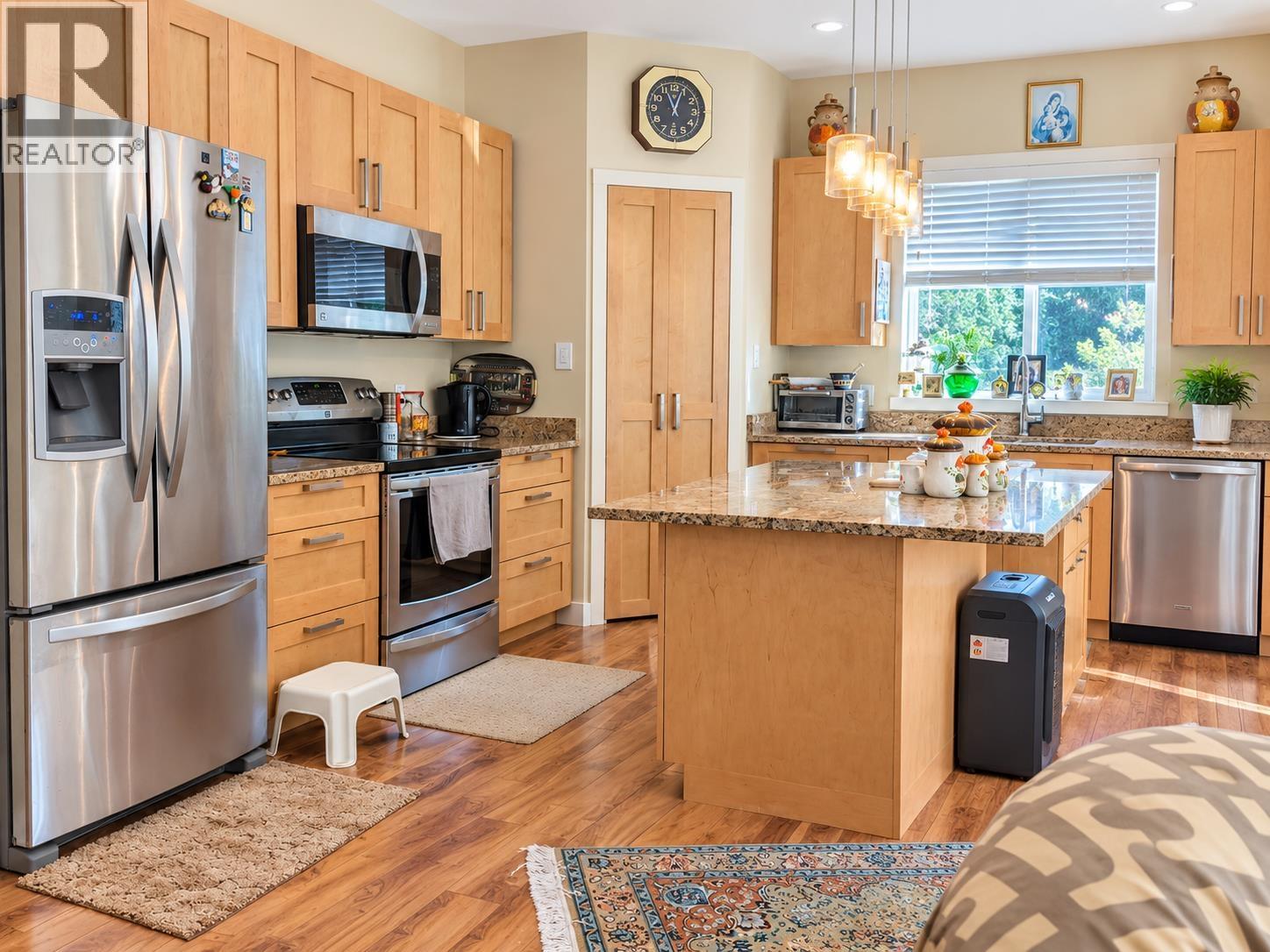 6202 Sitka Road, Sechelt, British Columbia  V0N 3A3 - Photo 3 - R3177408