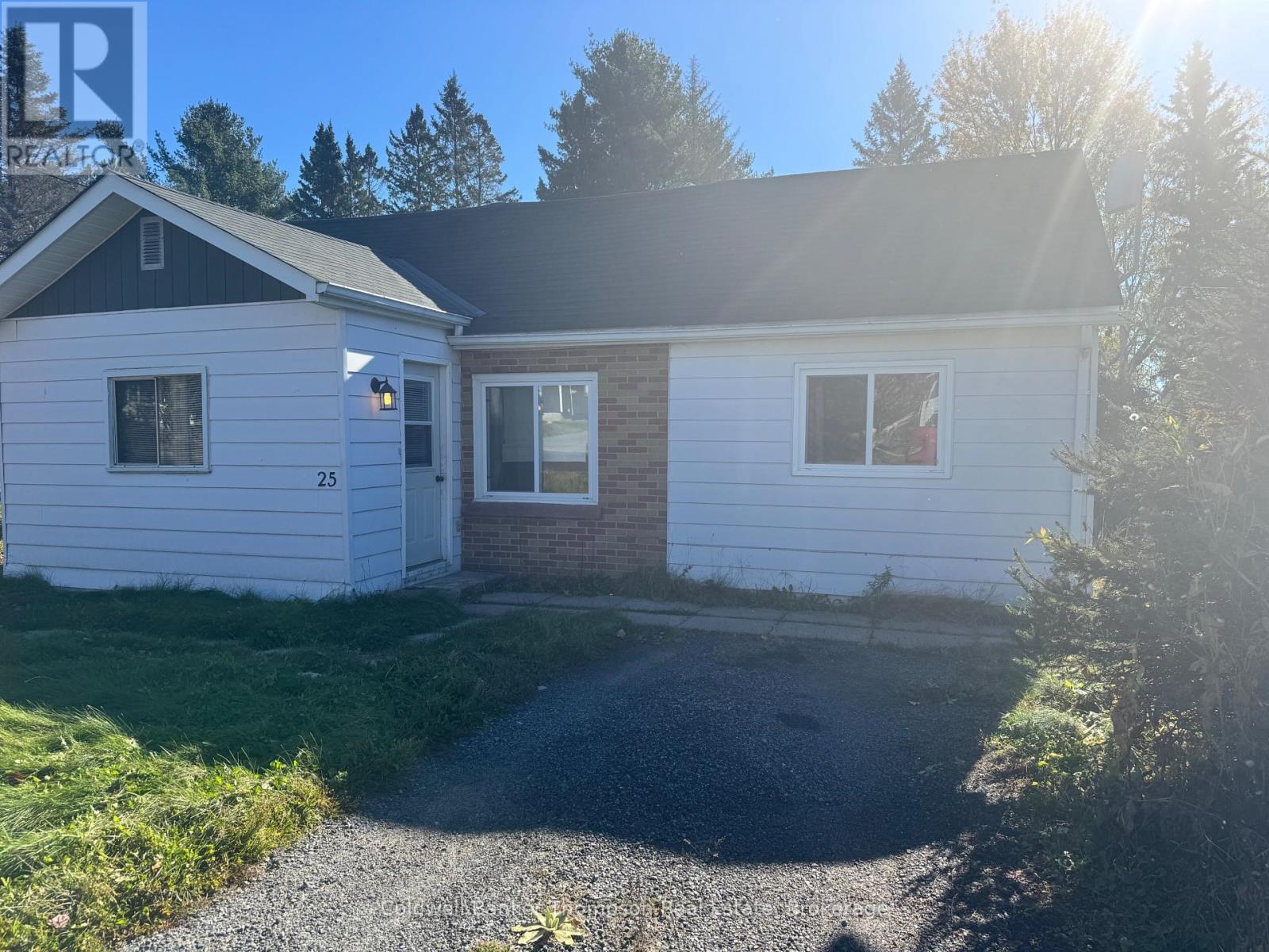 $299,90025 Park Street, Sundridge, Ontario
