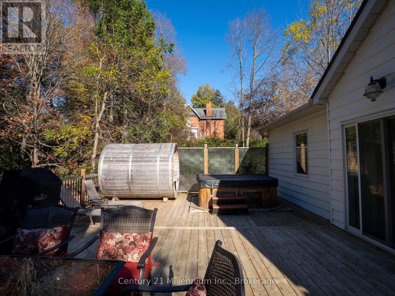 28 Owen Street, Meaford, Ontario  N4L 1G9 - Photo 4 - X14103120