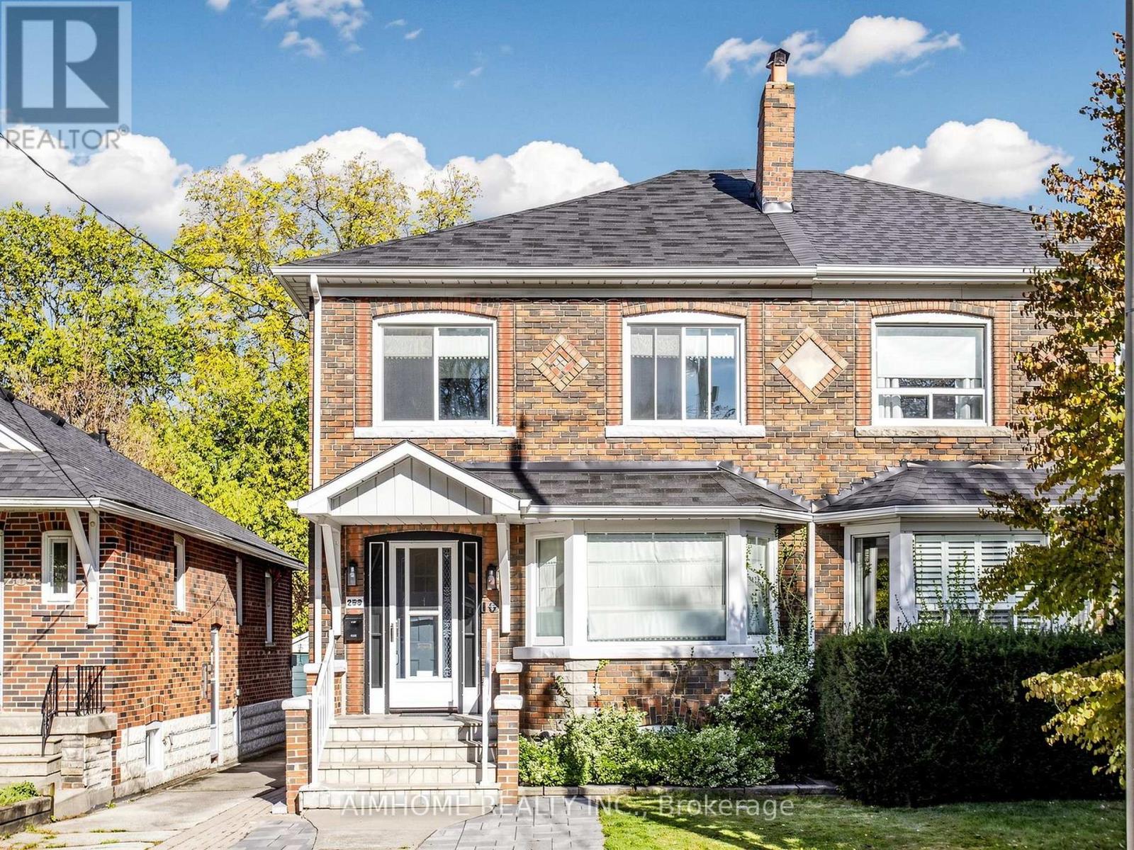 280 FAIRLAWN AVENUE, Toronto, Ontario