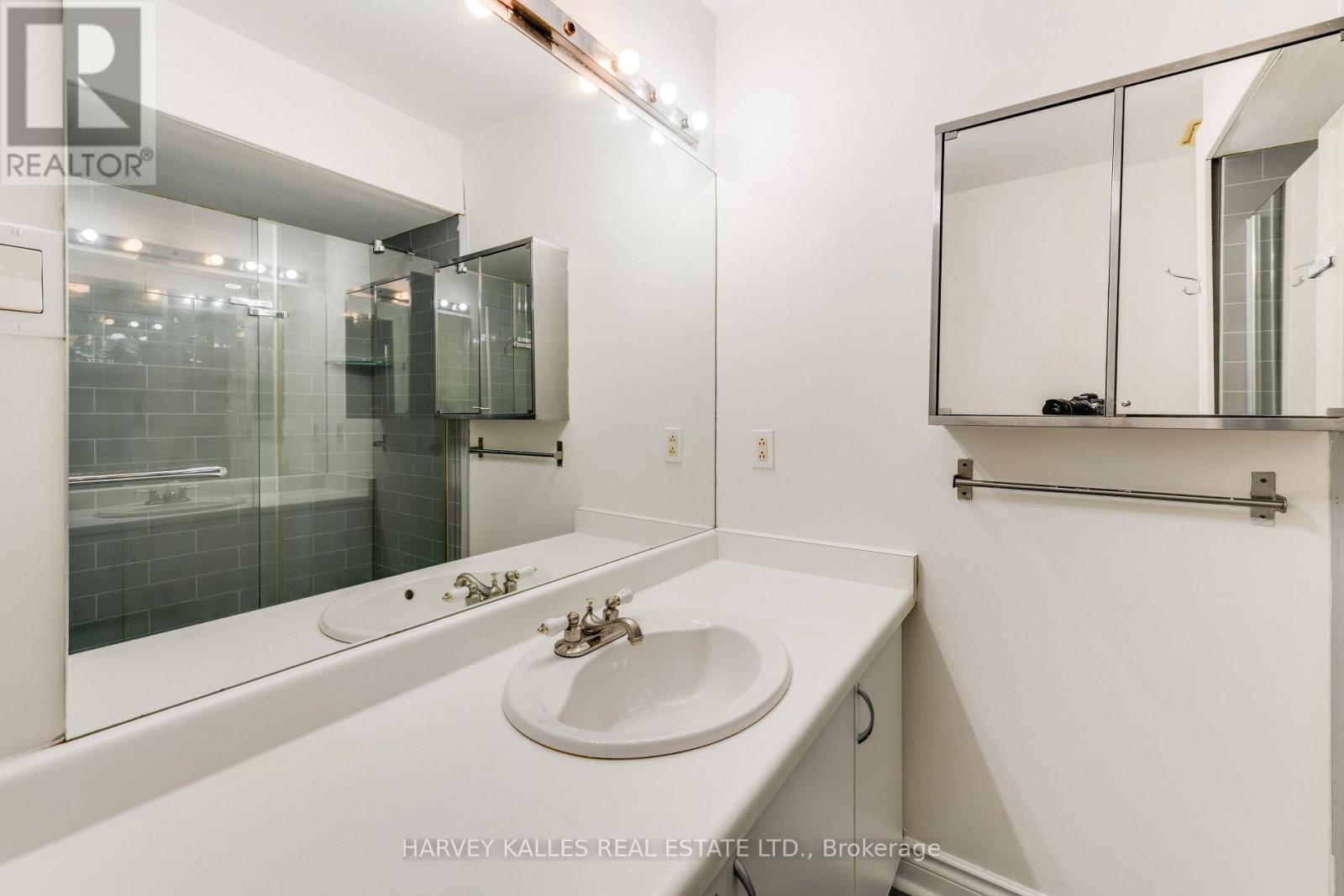 16 St. James Court, Toronto, Ontario  M4X 1X4 - Photo 20 - C14103140