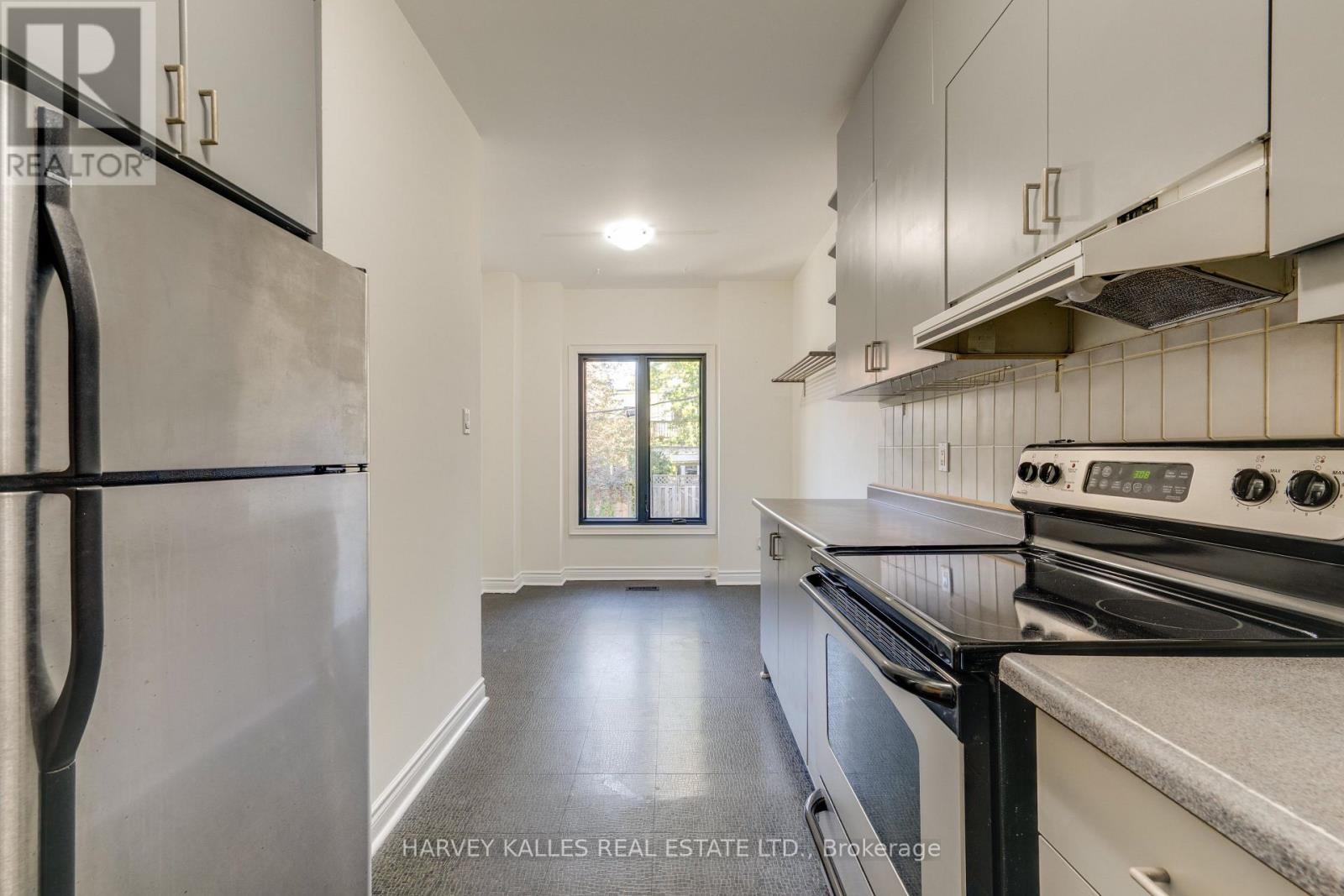 16 St. James Court, Toronto, Ontario  M4X 1X4 - Photo 3 - C14103140