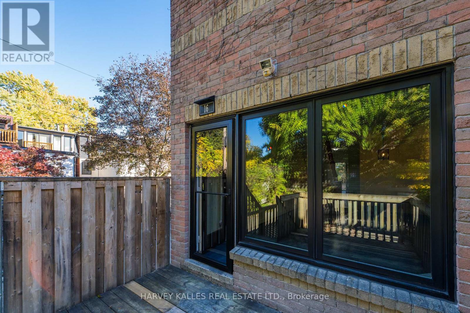 16 St. James Court, Toronto, Ontario  M4X 1X4 - Photo 36 - C14103140
