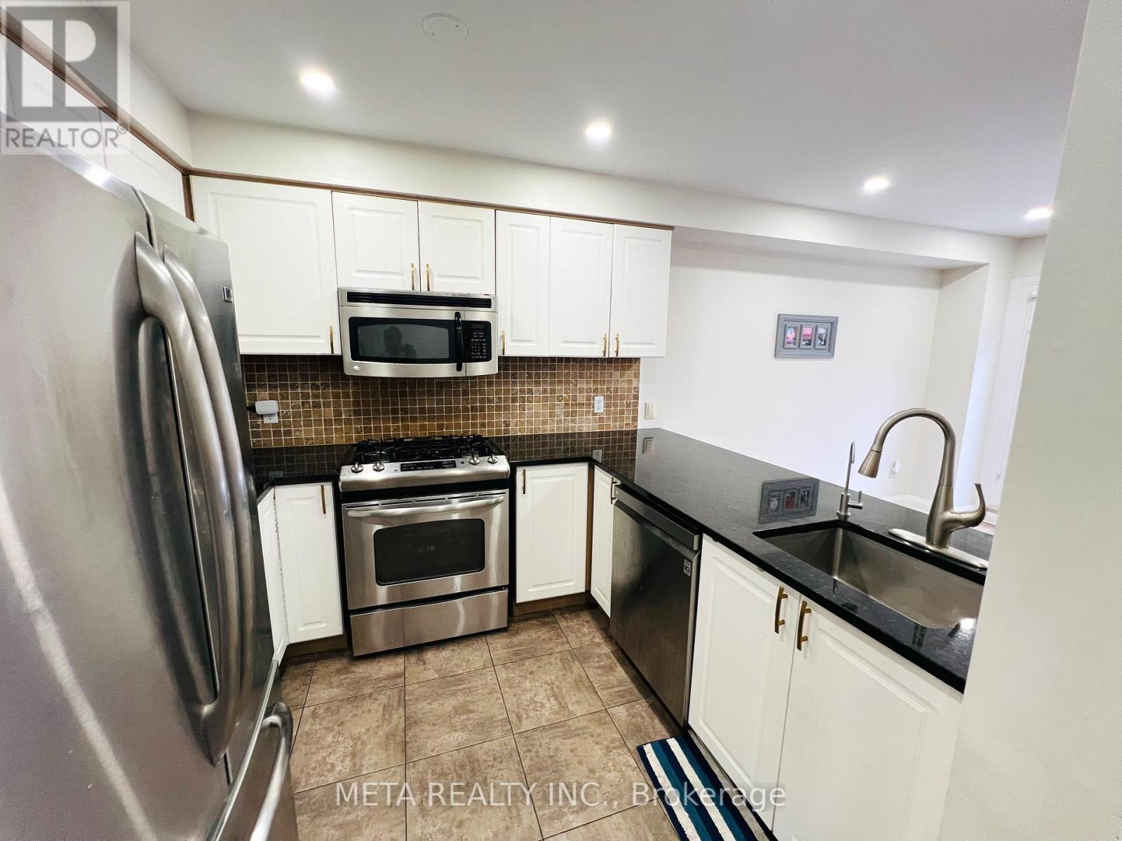 39 Bayside Gate, Whitby (Port Whitby), Ontario  L1N 9W5 - Photo 11 - E14103092