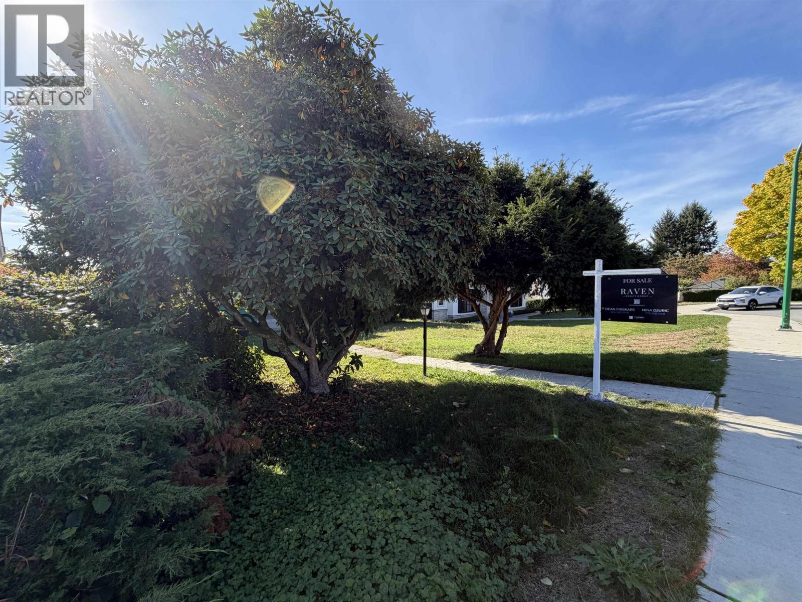 6790 HYCREST DRIVE