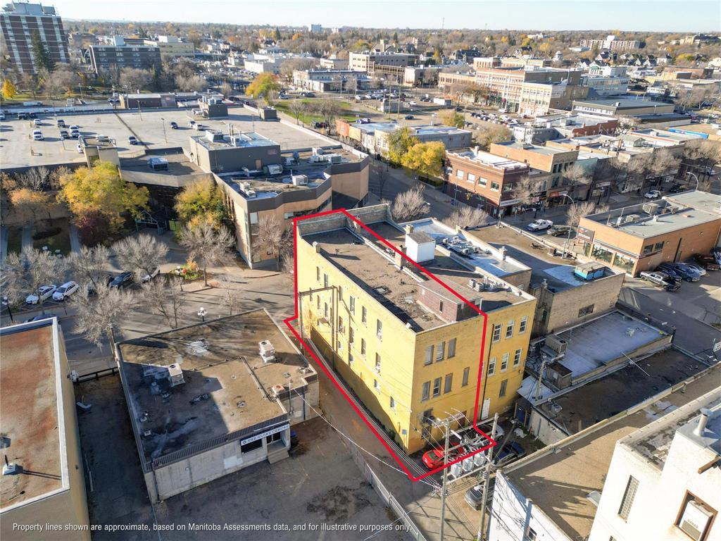 827 Rosser Avenue, Brandon, Manitoba  R7A 0L1 - Photo 3 - 202625780