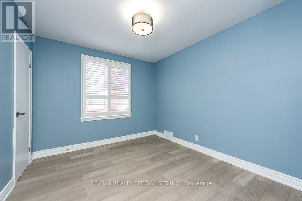Main - 79 Clearbrooke Circle, Toronto, Ontario  M9W 2E6 - Photo 13 - W14103030