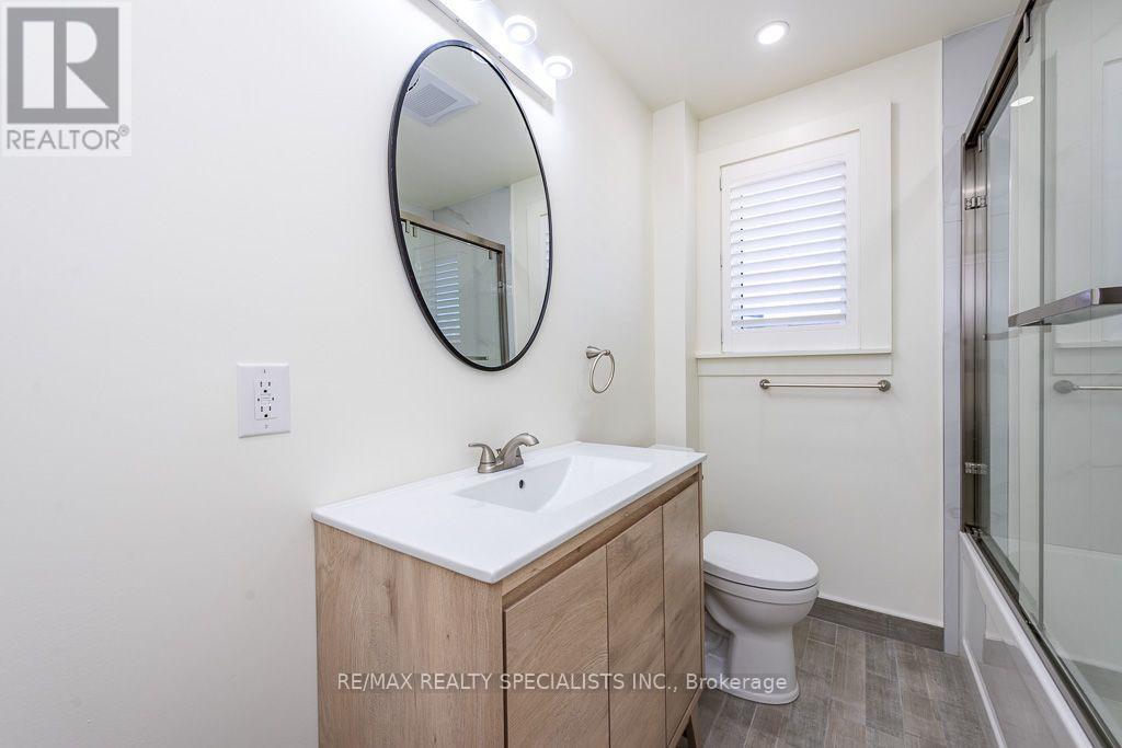 Main - 79 Clearbrooke Circle, Toronto, Ontario  M9W 2E6 - Photo 18 - W14103030