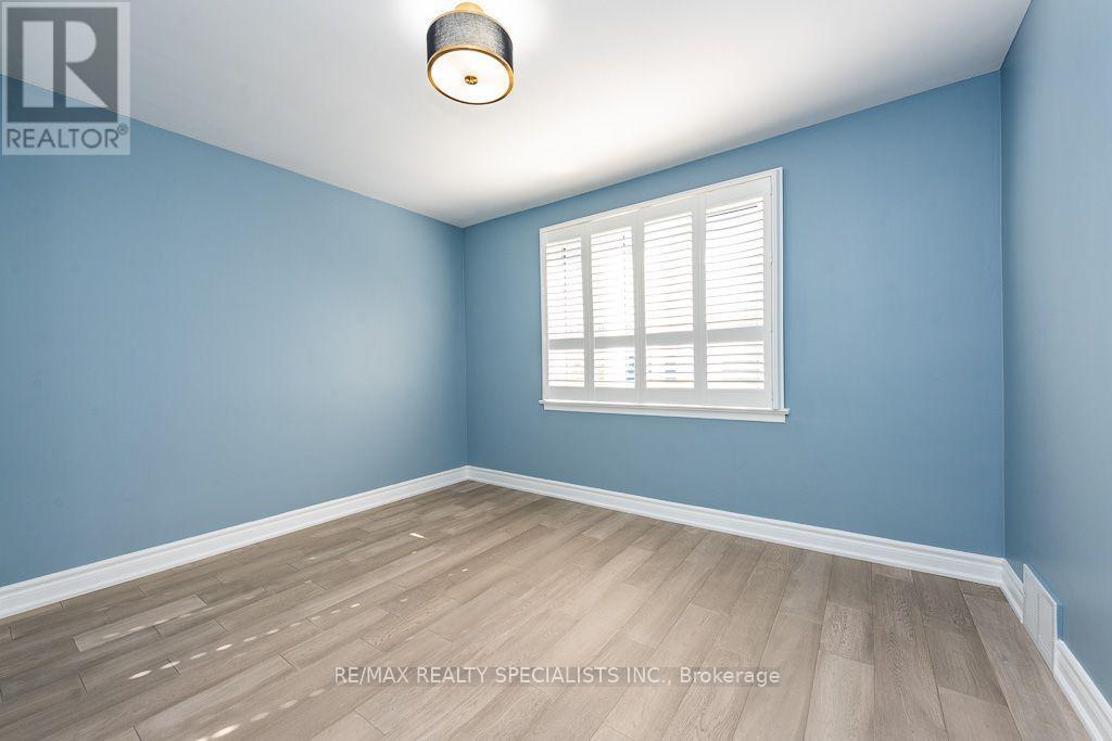 Main - 79 Clearbrooke Circle, Toronto, Ontario  M9W 2E6 - Photo 20 - W14103030