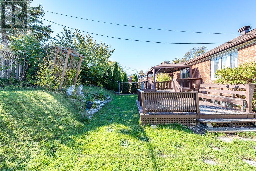 Main - 79 Clearbrooke Circle, Toronto, Ontario  M9W 2E6 - Photo 24 - W14103030