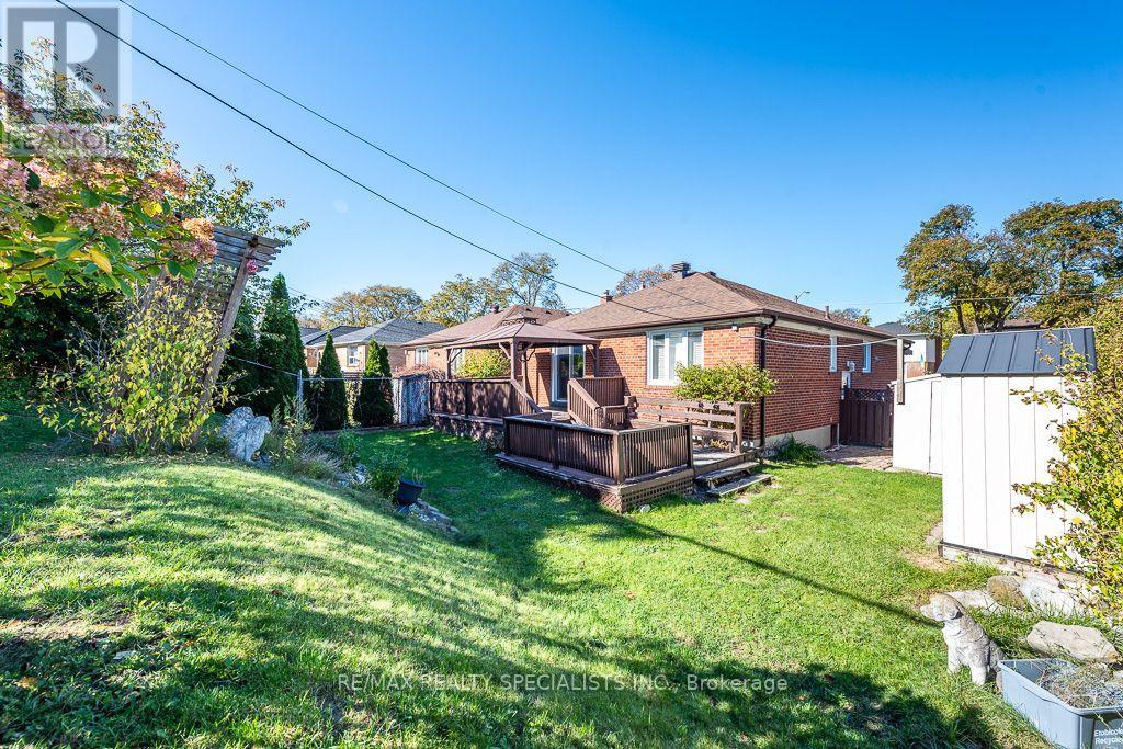 Main - 79 Clearbrooke Circle, Toronto, Ontario  M9W 2E6 - Photo 25 - W14103030