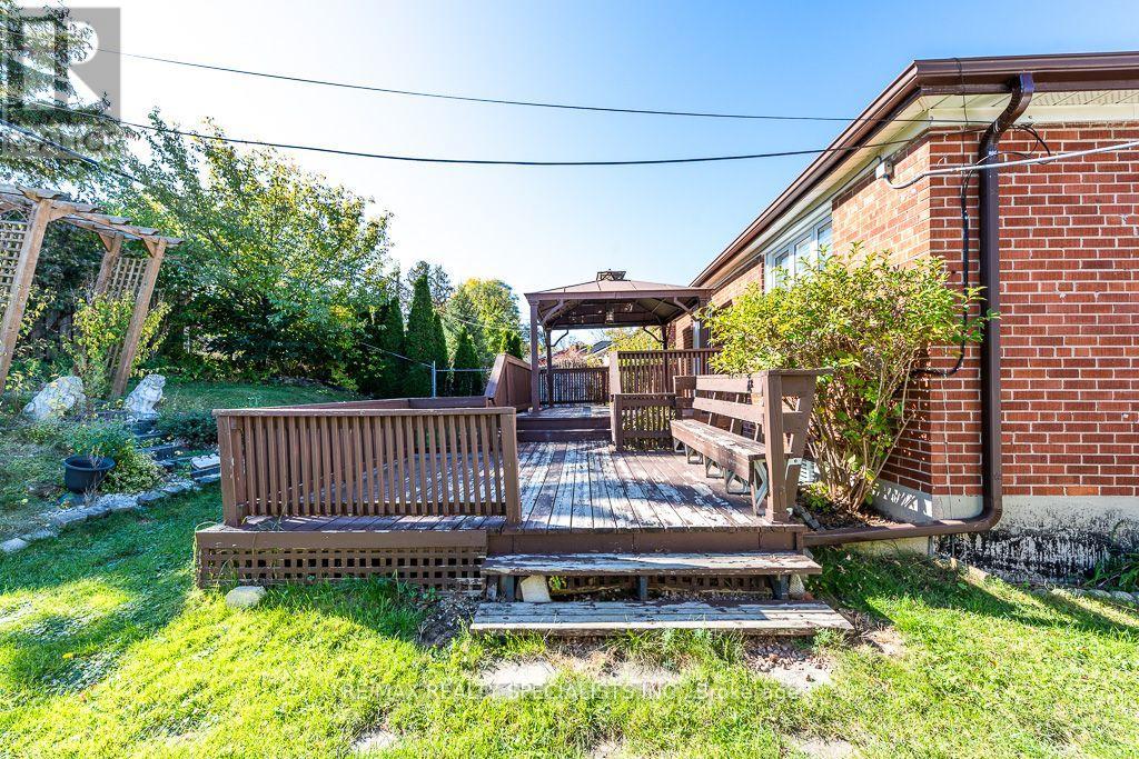 Main - 79 Clearbrooke Circle, Toronto, Ontario  M9W 2E6 - Photo 26 - W14103030