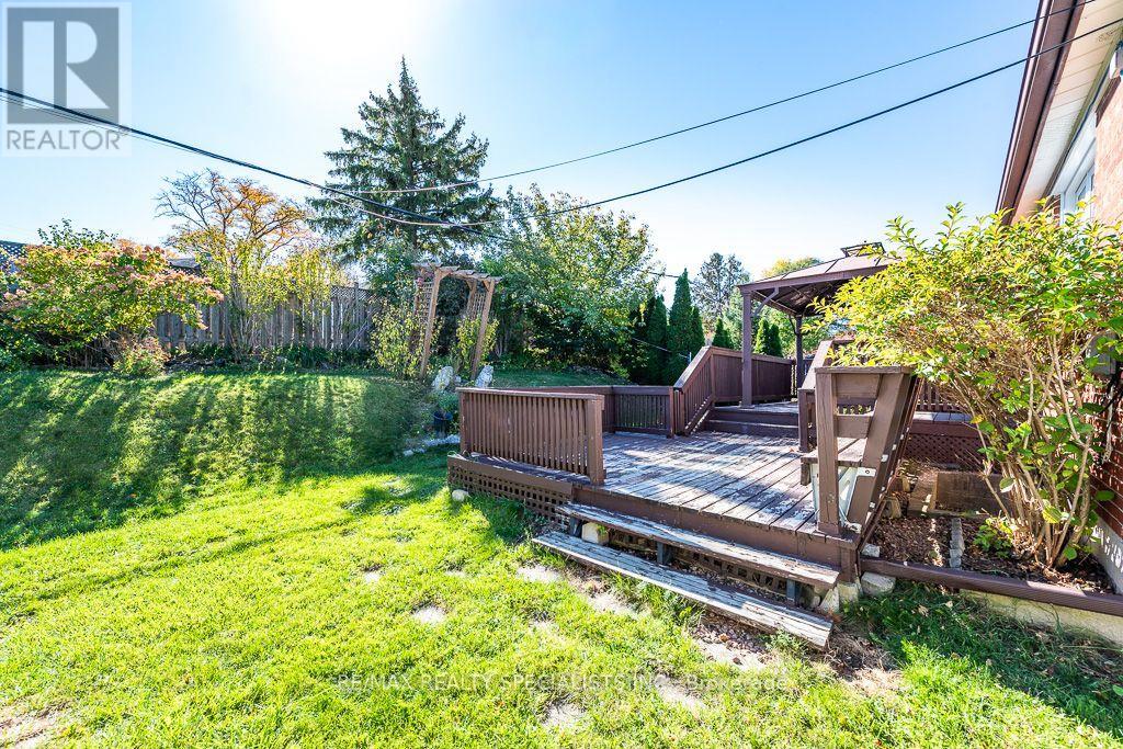 Main - 79 Clearbrooke Circle, Toronto, Ontario  M9W 2E6 - Photo 28 - W14103030