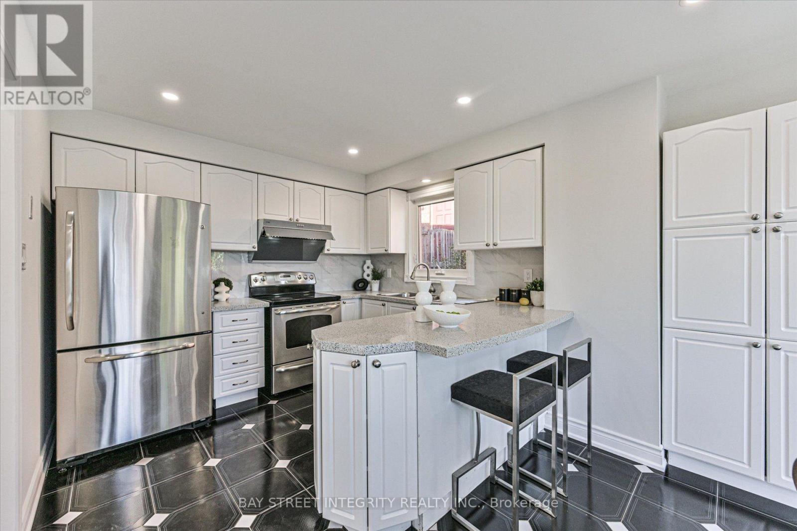 1225 Winterbourne Drive, Oakville, Ontario  L6J 7G2 - Photo 13 - W14103054