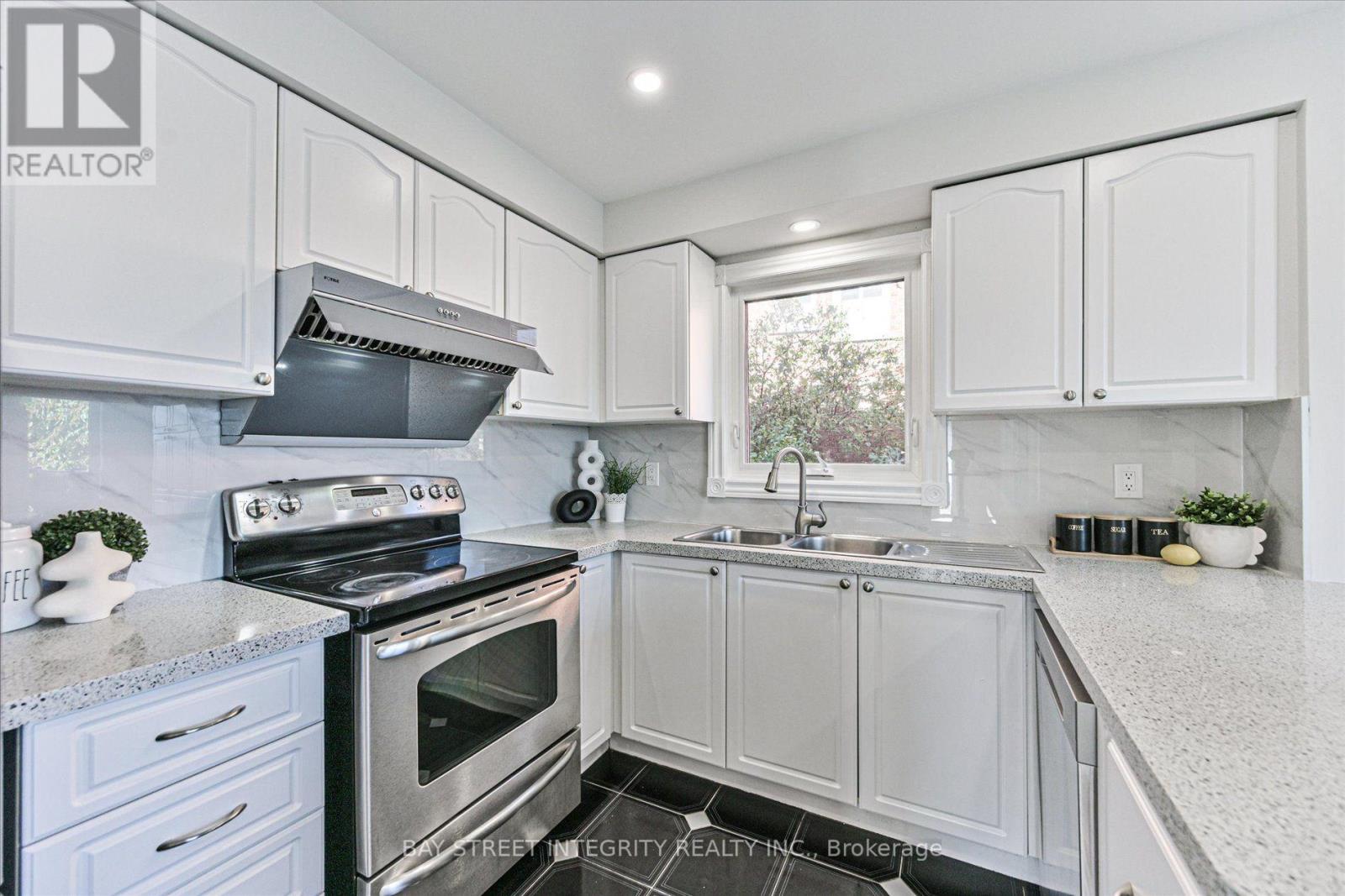 1225 Winterbourne Drive, Oakville, Ontario  L6J 7G2 - Photo 16 - W14103054