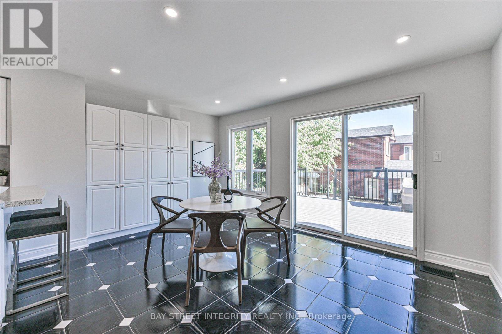 1225 Winterbourne Drive, Oakville, Ontario  L6J 7G2 - Photo 17 - W14103054