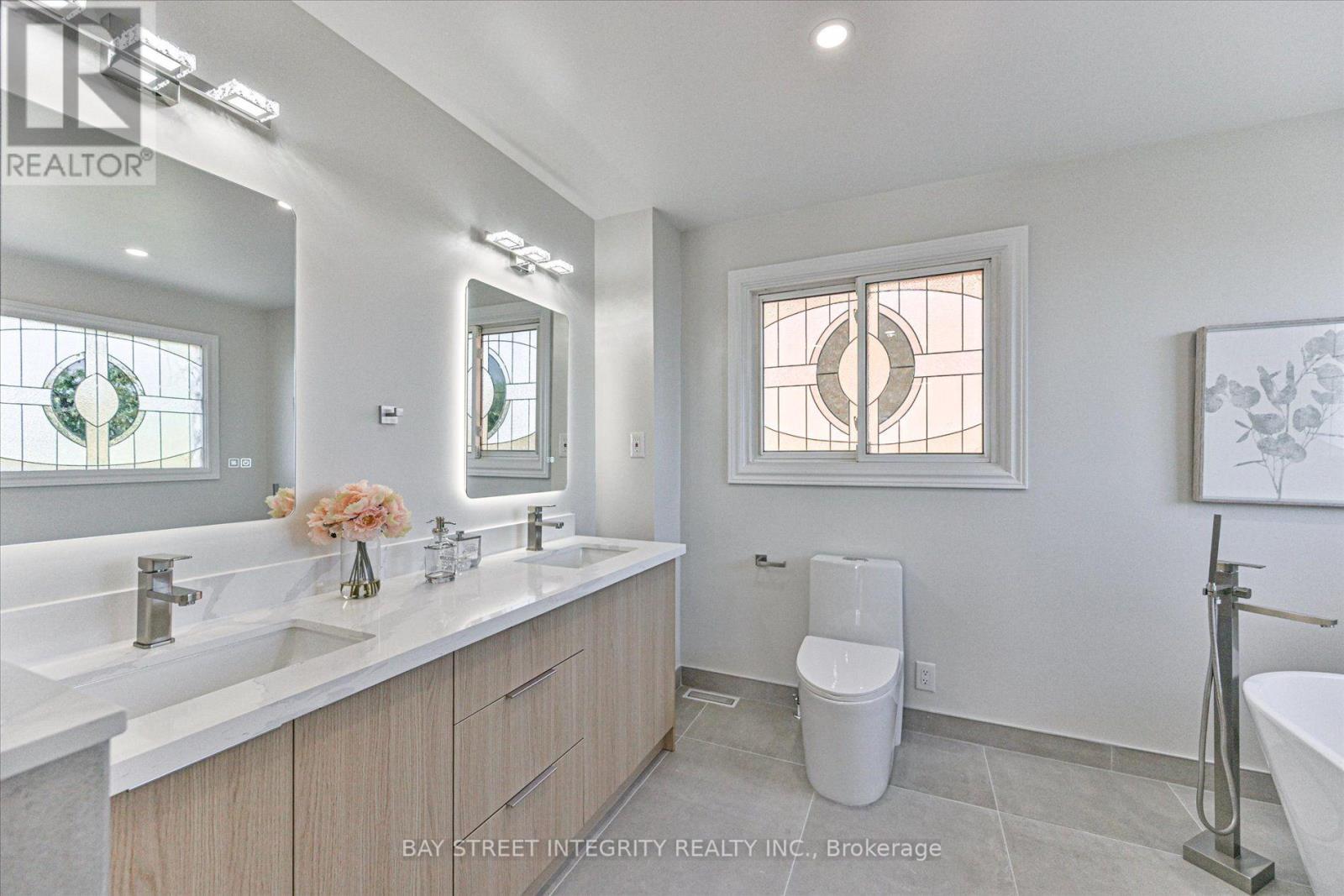 1225 Winterbourne Drive, Oakville, Ontario  L6J 7G2 - Photo 30 - W14103054