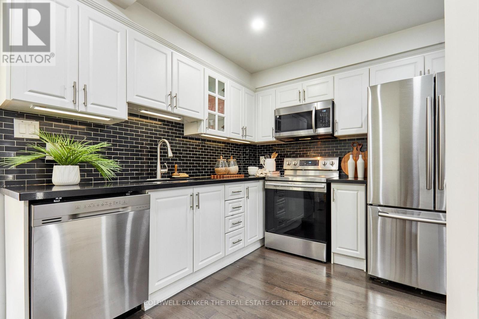 4146 Quaker Hill Drive, Mississauga, Ontario  L5C 3M3 - Photo 9 - W14103056