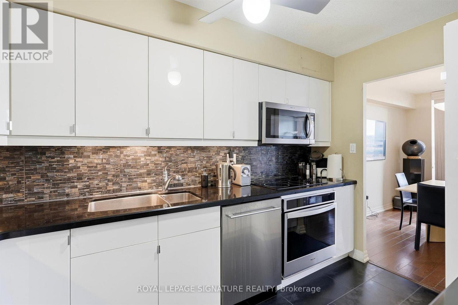 419 - 35 Ormskirk Avenue, Toronto, Ontario  M6S 1A8 - Photo 14 - W14103112