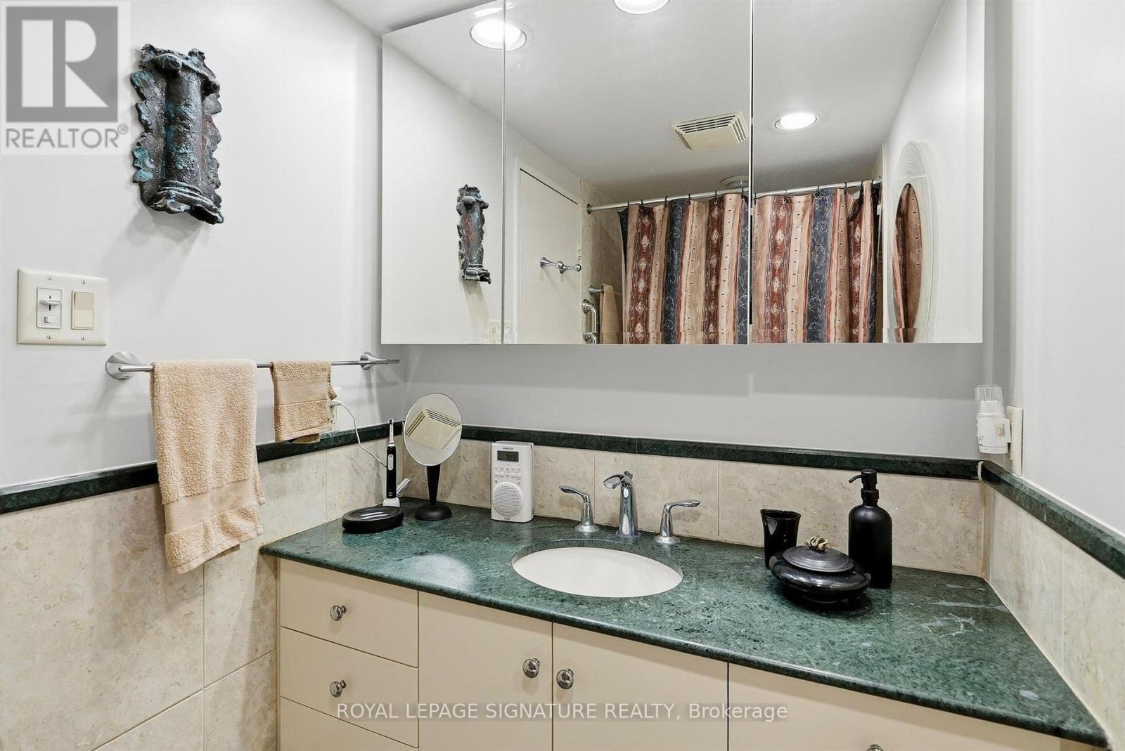 419 - 35 Ormskirk Avenue, Toronto, Ontario  M6S 1A8 - Photo 28 - W14103112