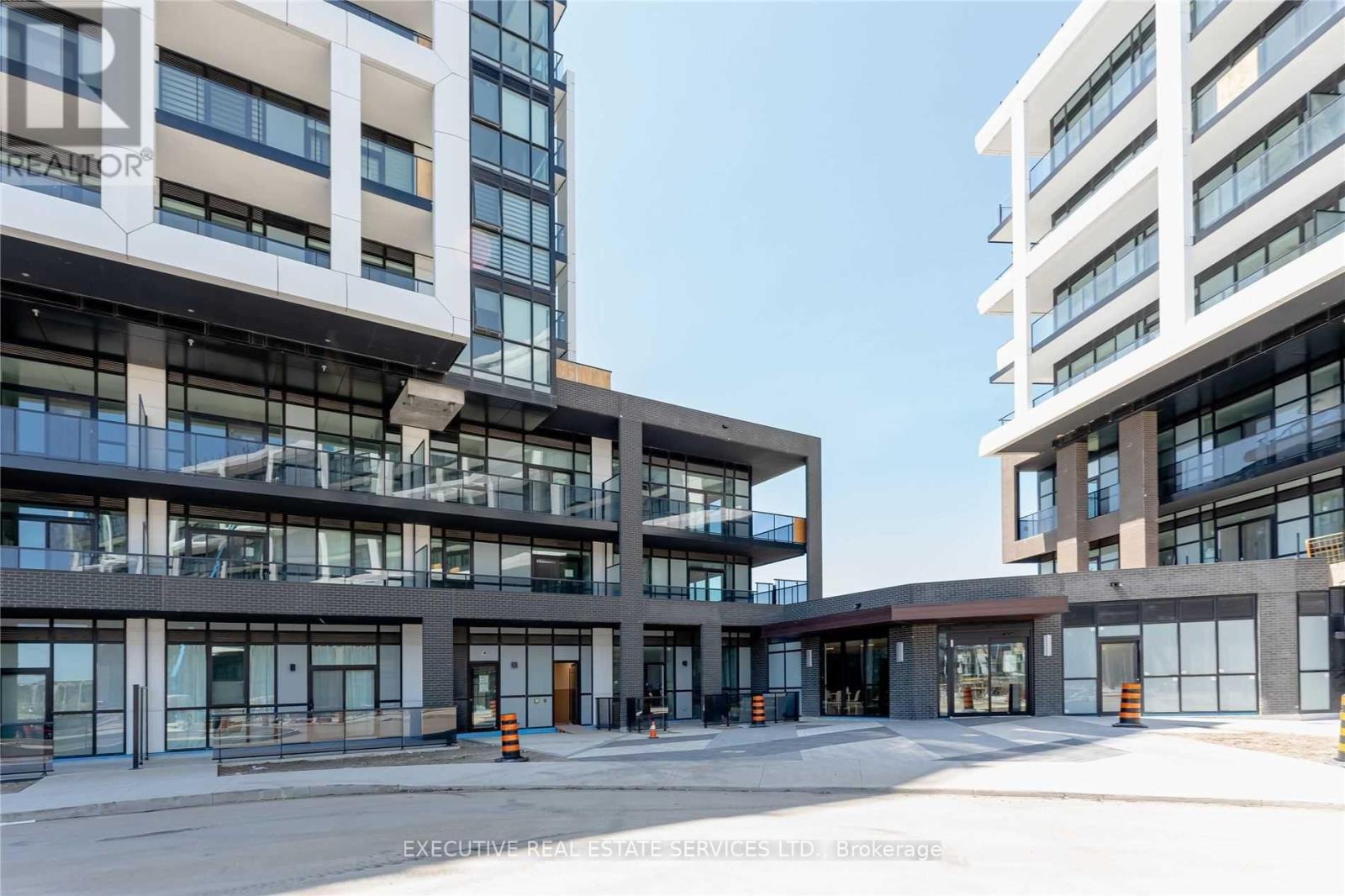 802 - 50 George Butchart Drive, Toronto, Ontario  M3K 0C9 - Photo 2 - W14103124