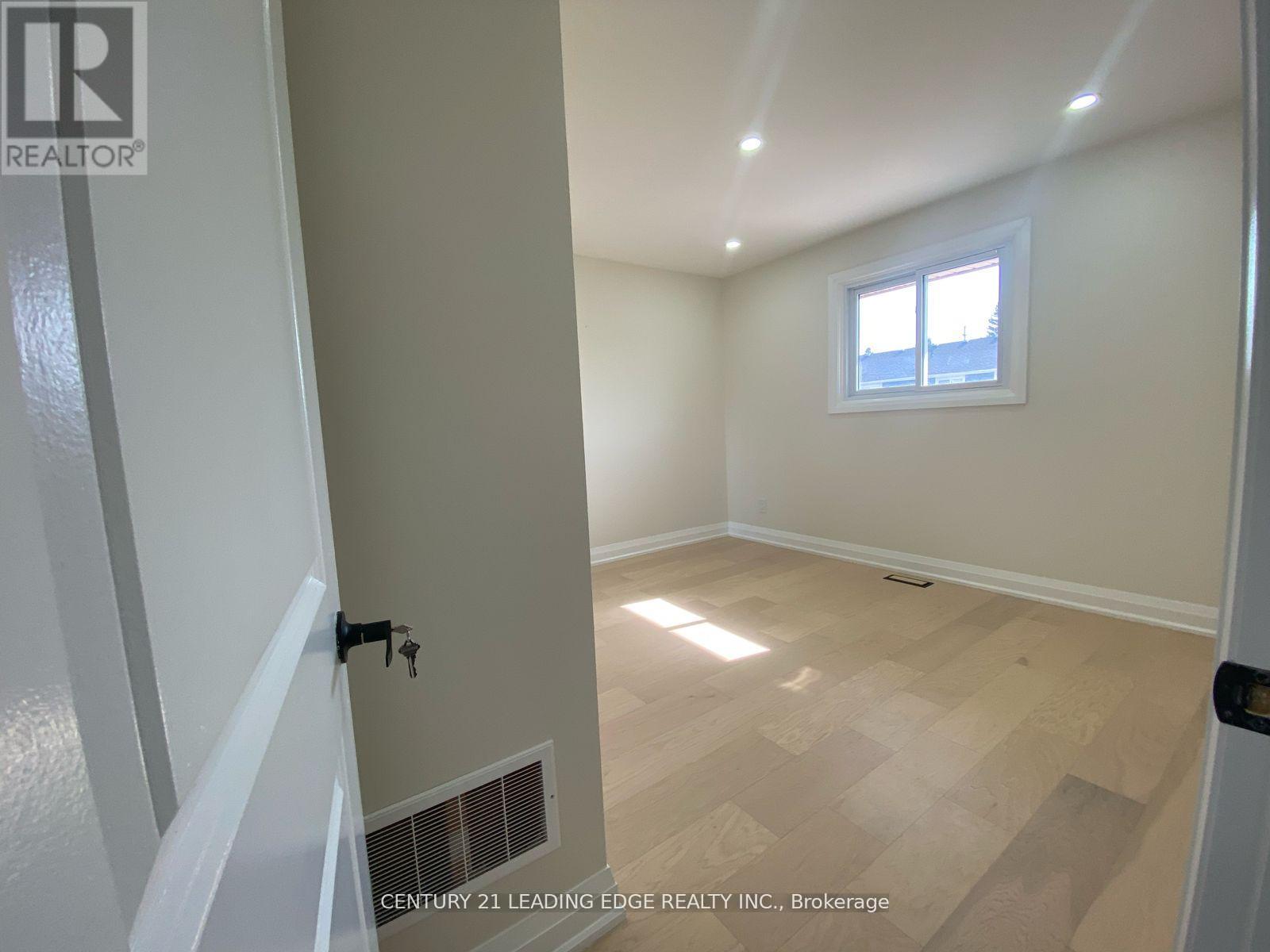 Upper - 66 Beech Avenue, Cambridge, Ontario  N3C 1X5 - Photo 11 - X14103106