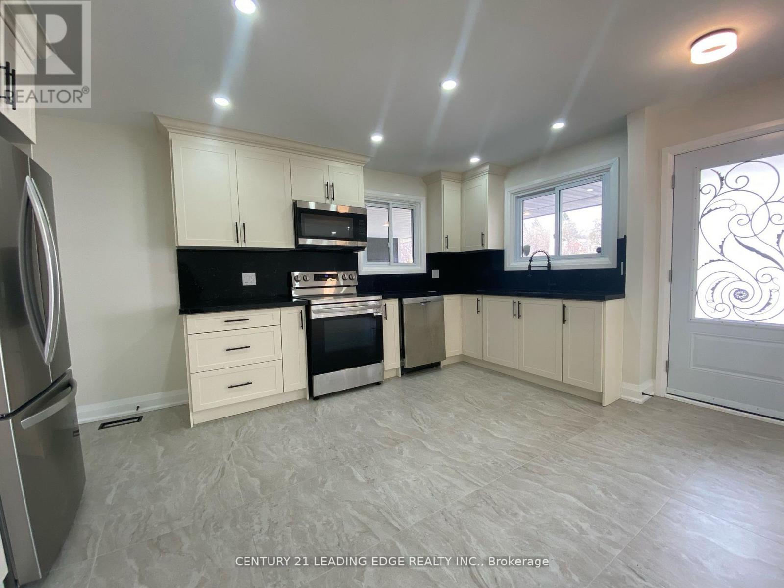 Upper - 66 Beech Avenue, Cambridge, Ontario  N3C 1X5 - Photo 2 - X14103106