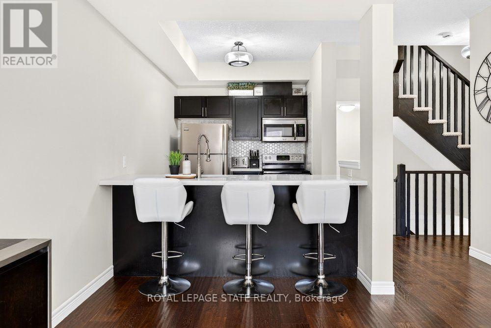 9 Bloom Crescent, Hamilton, Ontario  L0R 1P0 - Photo 4 - X14103108